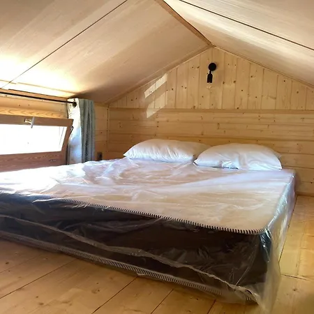 Tiny House La Ruchette Luxe tent *
